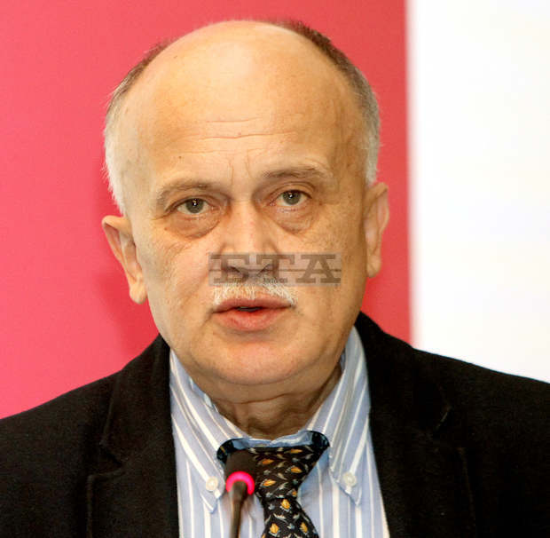 Търси се решение на проблема с увеличаващия се брой заразени с коронавирус в Шуменско