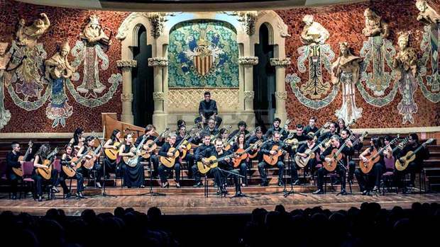 Единственият по рода си оркестър от китаристи идва за първи път в София,  българско мецосопрано е сред солистите