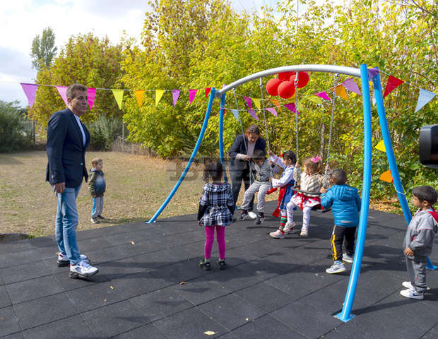В пазарджишкото село Добровница е изградена нова детска площадка