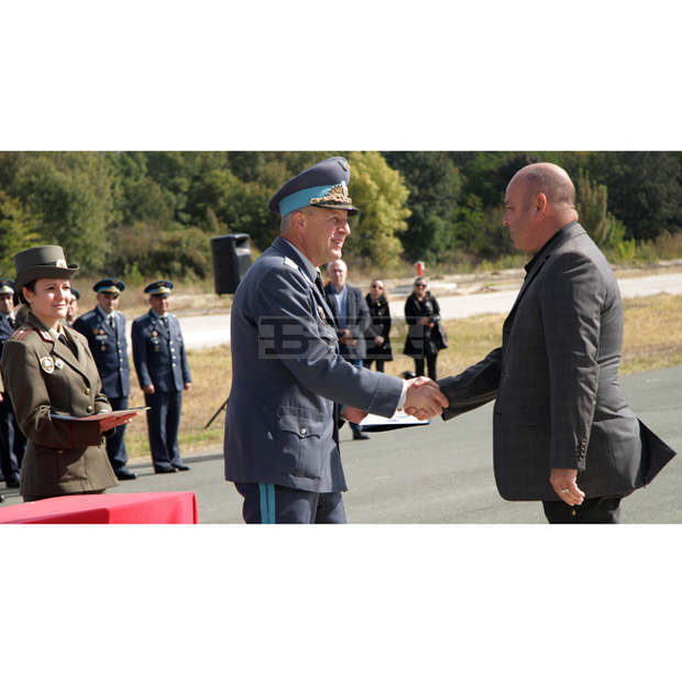 Авиобаза "Безмер" отбеляза 70 години от своето създаване