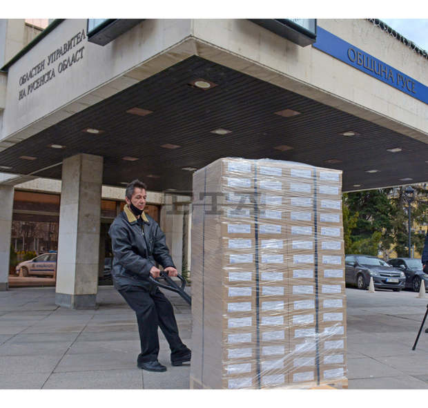 В Русе пристигнаха 213 000 бюлетини за парламентарния вот