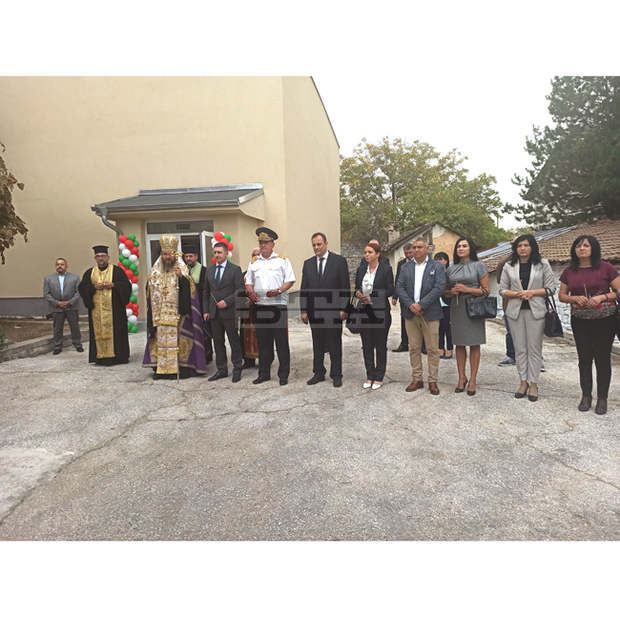 Още няколко лица се издирват по разследването на групата за рекет, имотни измами и наркотици