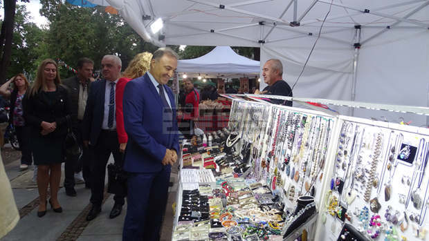 В Нова Загора бе открито изложение на майсторите на художествени занаяти "Живата традиция"