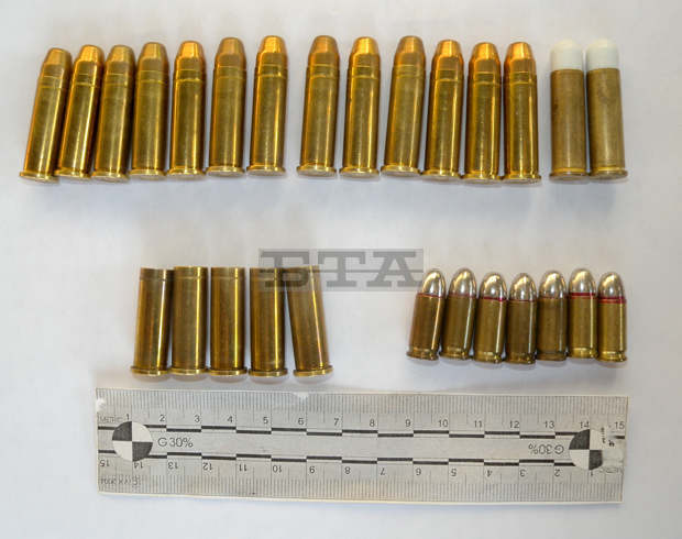 Криминално проявен и многократно осъждан е задържан за притежание на оръжие