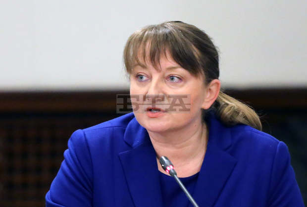 Деница Сачева: Наши приоритети са внедряването  на повече технологии в образованието и трансформация на пазара на труда