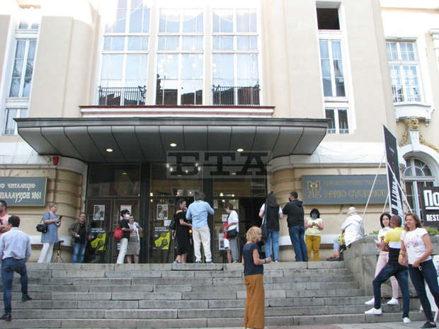 Габровският драматичен театър разказва историята си чрез нова холограмна инсталация