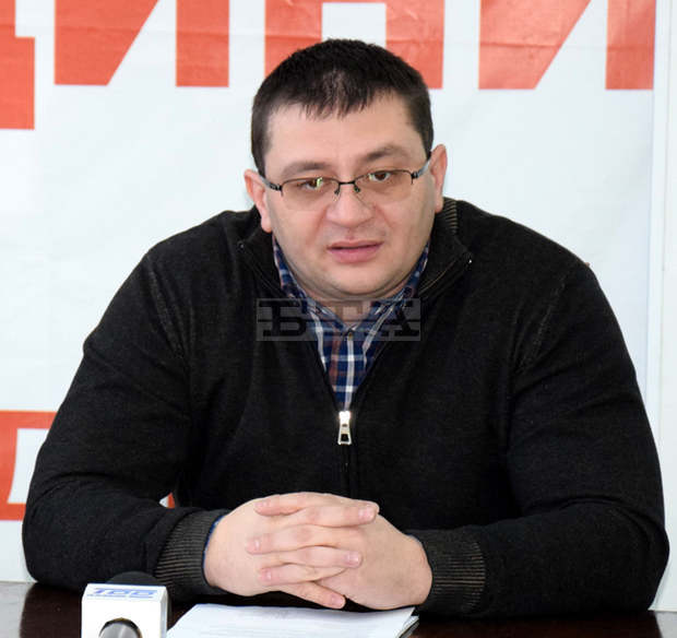 Заради опасността от разпространение на новия щам на коронавирус във Видин инициират извънредно заседание на Общински съвет Заради опасността от разпространение на новия щам на коронавирус във Видин инициират извънредно заседание на Общински съвет