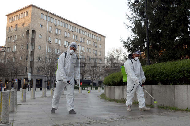 Столичната община дезинфекцира пространствата около всички православни храмове Столичната община дезинфекцира пространствата около всички православни храмове