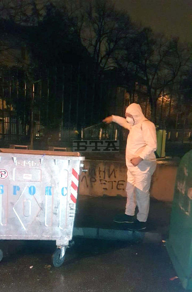 В община Пазарджик се дезинфекцират контейнерите за смет В община Пазарджик се дезинфекцират контейнерите за смет