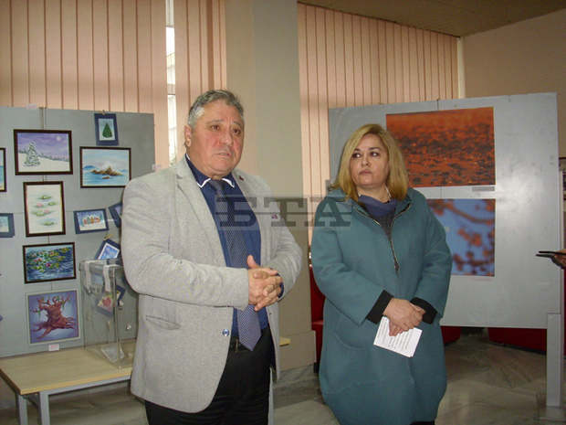 Тракийският университет организира благотворителна изложба в подкрепа на пострадала при катастрофа студентка, 60 картини вече са продадени