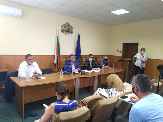 Достигнато е плато от 1500 заразени с Covid-19  и ако тенденцията се задържи, е обнадеждаващо, смята Ангел Кунчев