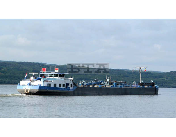 Драгажна техника удълбочава плавателния път по река Дунав в два критични участъка