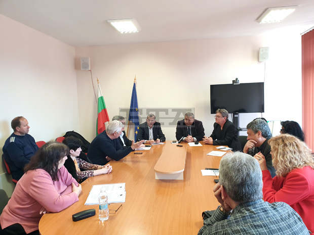 Отменят се всички групови мероприятия на територията на община Дупница Отменят се всички групови мероприятия на територията на община Дупница