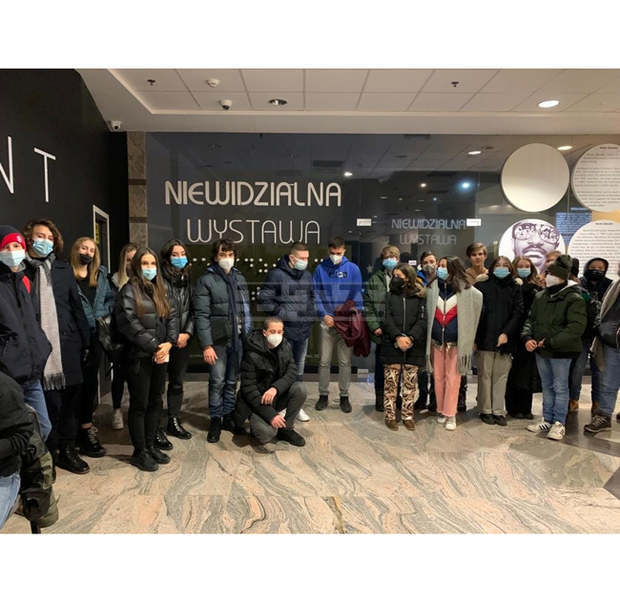 Ученици от Езиковата гимназия в Плевен участват в проект със свои връстници от четири държави