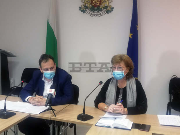 В Пазарджишко заболеваемостта от COVID-19 достига 1085,95 на 100 000 души население В Пазарджишко заболеваемостта от COVID-19 достига 1085,95 на 100 000 души население