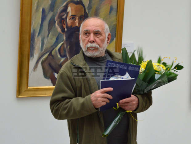 Художник подари на перничани проект за естетическа визуализация на централния градски площад