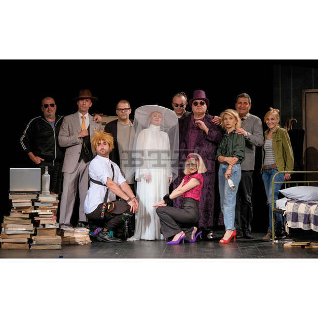 Димитър Ковачев-Фънки и цяла плеяда комици играят "Веселата карета" от Елин Рахнев на пловдивска сцена