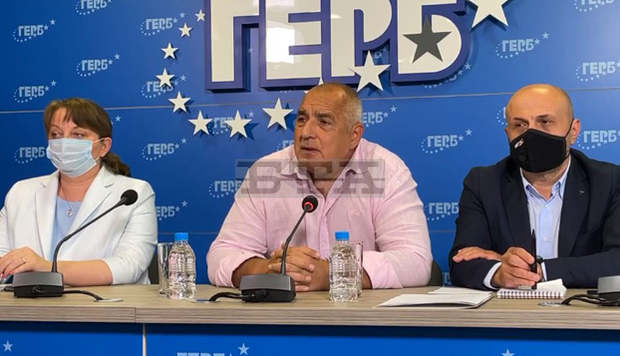 Целта е последната седмица преди изборите да ме викат на разпити, дотогава ще тормозят други хора, заяви лидерът на ГЕРБ Бойко Борисов