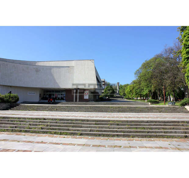 Плевен съхранява 1300 творби от големия български художник Илия Бешков, днес представя юбилейна експозиция с част от тях