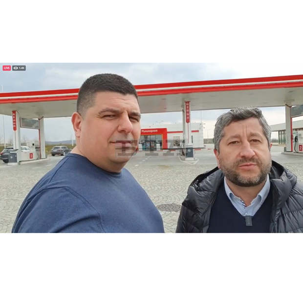 Съпредседателят на "Демократична България" Христо Иванов упрекна премиера Бойко Борисов, че не отговаря на съществени въпроси