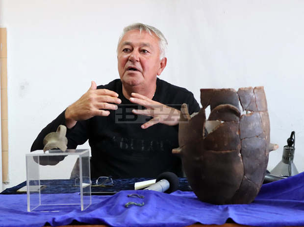 Археологически проучвания на три епохи показват, че местността "Френкхисар" в подножието на Царевец е била със сакрални функции