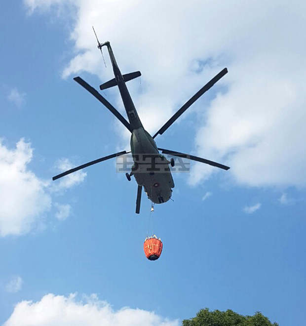 Военнослужещи и техника от Българската армия участват в потушаването на пожара над Карлово