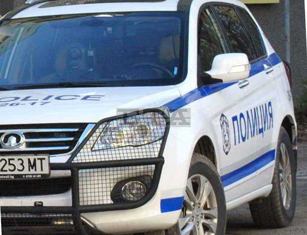 Майка и син са задържани в Пловдив, заподозрени в разпространение на хероин Майка и син са задържани в Пловдив, заподозрени в разпространение на хероин