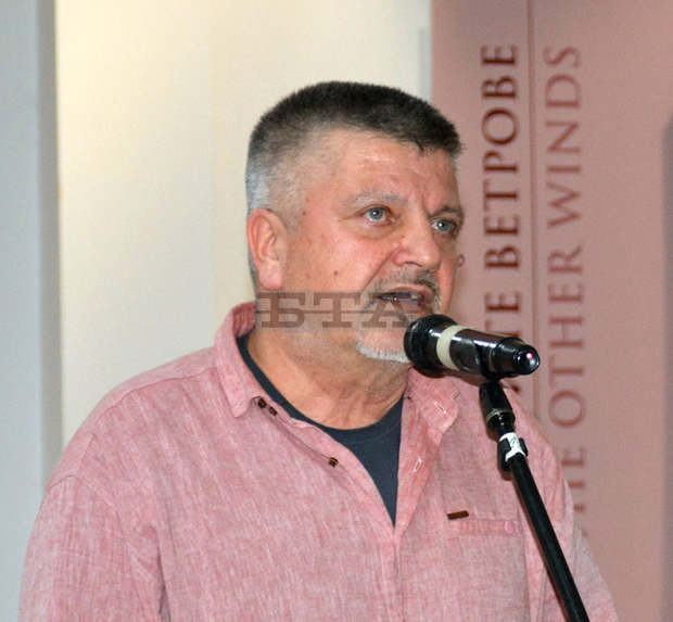 Изложба в памет на доц. Атанас Дафинов с негови картини и творби на негови ученици ще бъде открита в Благоевград