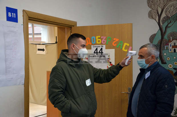 Към 12.00 часа до урните в Кърджалийско са отишли малко над 29 хиляди избиратели