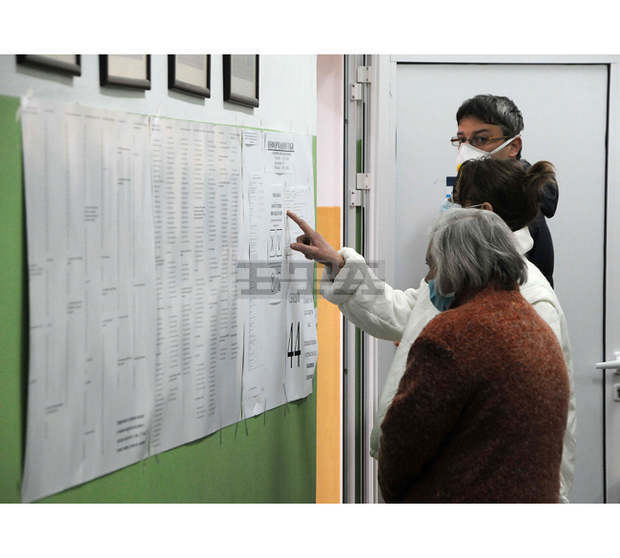 Избирателната активност в Пловдив град 16-ти МИР е 12,96 процента