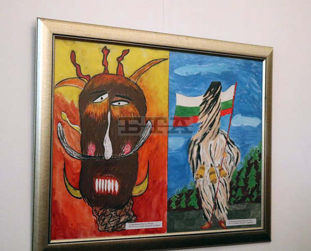 Детска изложба "Магията на Сурва" е открита в Перник