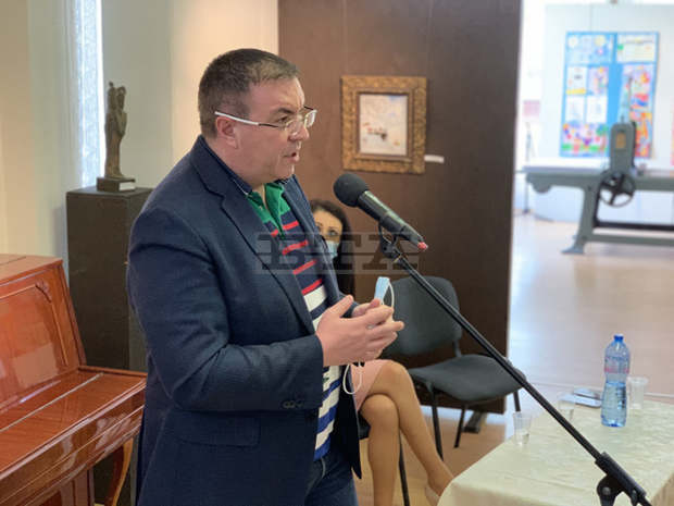 Проф. д-р Костадин Ангелов: Парите за медицинските работници са осигурени, управляващите трябва да ги изплащат и след пандемията