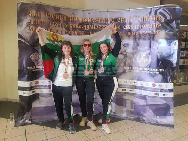 Старозагорки спечелиха бронзови медали на Световно първенство по канадска борба за хора с увреждания в Румъния