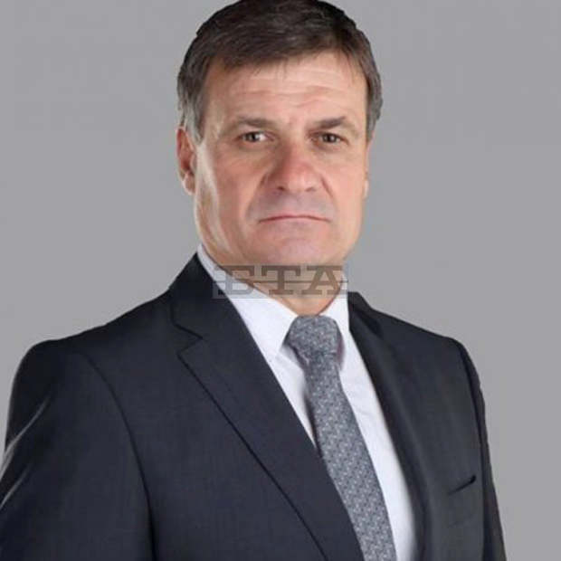 Във Велинград се въвежда вечерен час за малолетни и непълнолетни без придружител Във Велинград се въвежда вечерен час за малолетни и непълнолетни без придружител