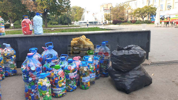 Офисът на НАП в Търговище предаде благотворително 37 килограма "Капачки за бъдеще"