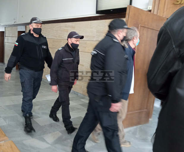 Капитанът на кораба "Вера Су", който заседна край Камен бряг, получи условно наказание Капитанът на кораба "Вера Су", който заседна край Камен бряг, получи условно наказание