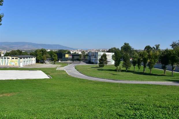 Община Благоевград е завършила процедурата по запазването  на терена на бившите казарми като общинска собственост