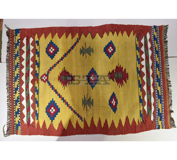 Американско семейство дари чипровски килими от 18-и век на музея в Чипровци