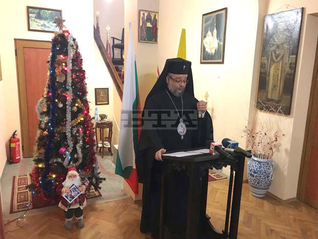 Любовта присъства в делничната ни вяра само чрез дела, каза в Рождественското си послание Старозагорският митрополит Киприан