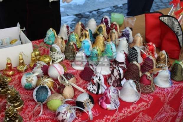 Ръчно изработени коледни изделия ще бъдат предлагани на базар в Тетевен