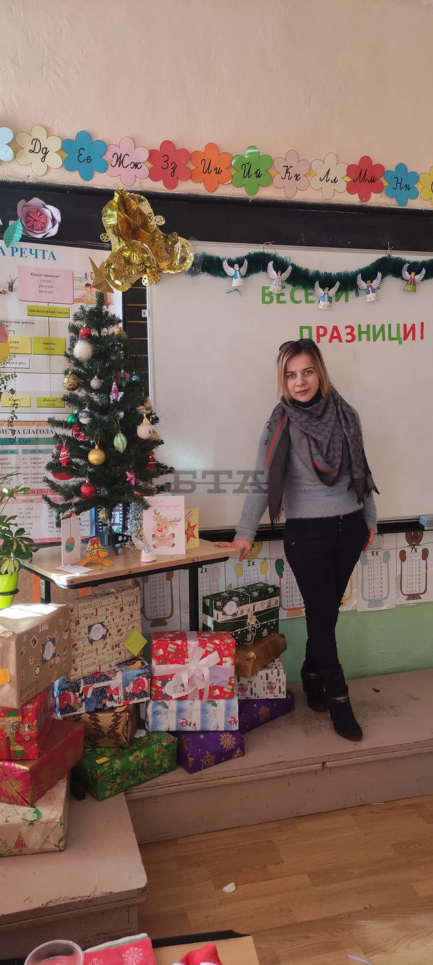 Над 550 "кутии на доброто" бяха доставени в училища и детски градини в община Котел