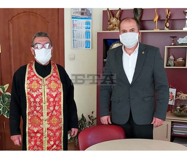 Църквата в Кубрат ще бъде отворена за Великден, литургиите ще се провеждат на открито Църквата в Кубрат ще бъде отворена за Великден, литургиите ще се провеждат на открито