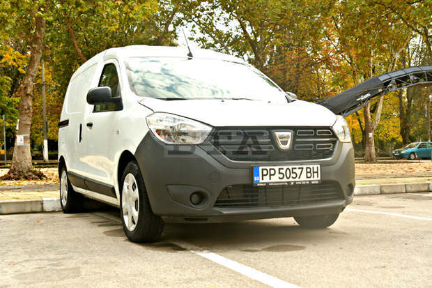 Община Кубрат предостави нов автомобил за нуждите на общинското предприятие за социални услуги