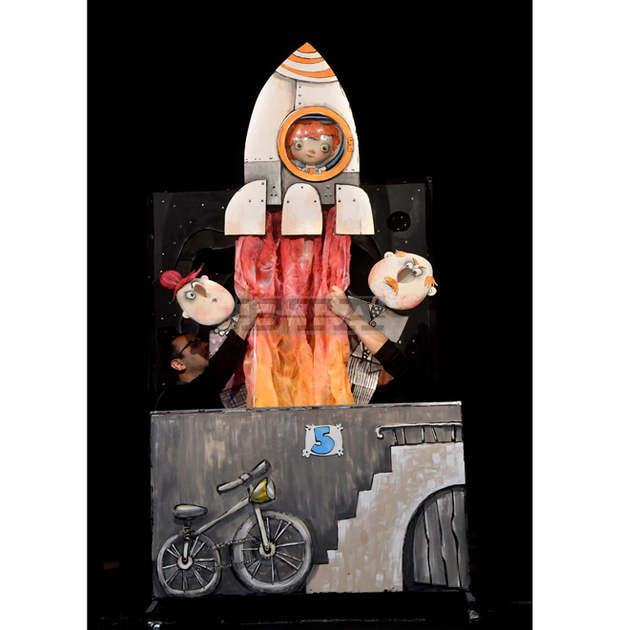 Държавен куклен театър Видин зарадва децата с представление на пиесата "Космически пакости"