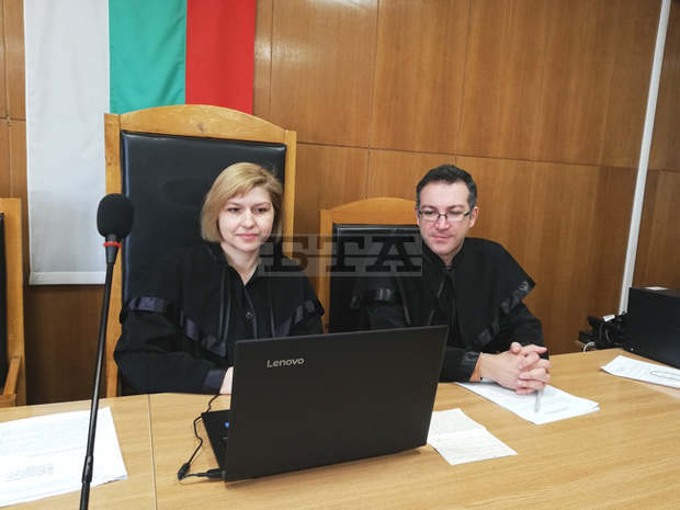 Окръжният съд в Кюстендил е осъществил видеоконферентна връзка с ученици на тема "домашно насилие" Окръжният съд в Кюстендил е осъществил видеоконферентна връзка с ученици на тема "домашно насилие"