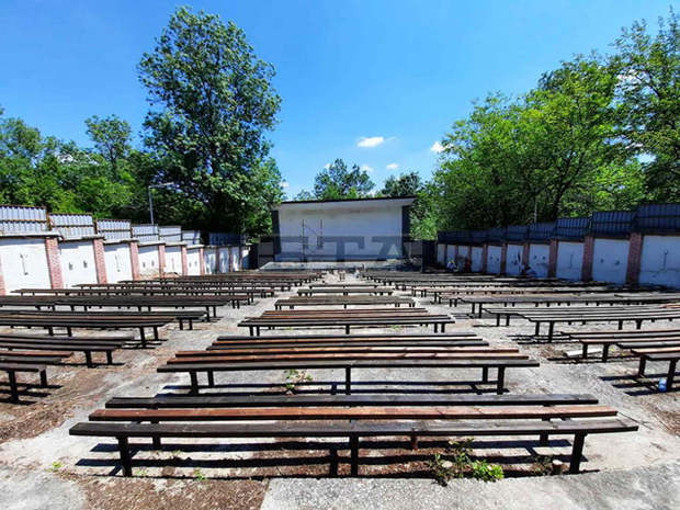Възстановява се лятното кино в Перник