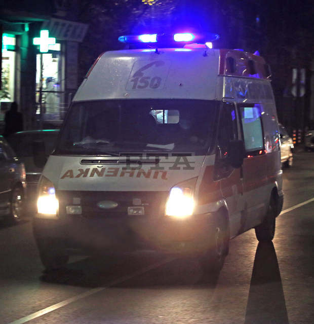 Възрастен мъж пострада при пожар във Варна