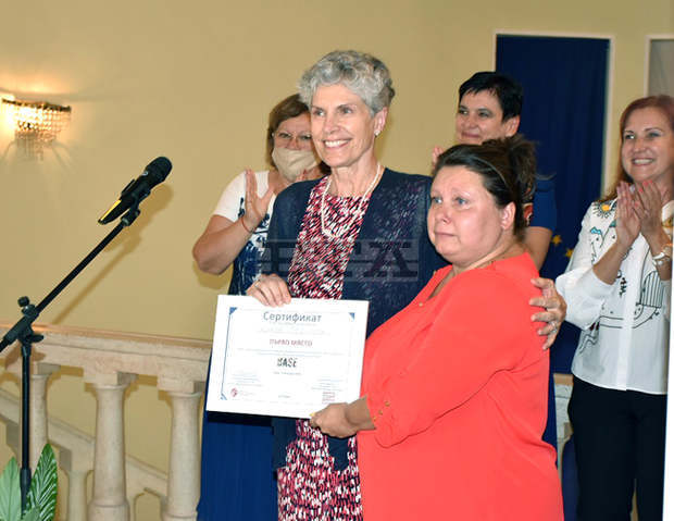 В Ловеч връчиха сертификатите на участниците в лятната бизнес академия за предприемачи