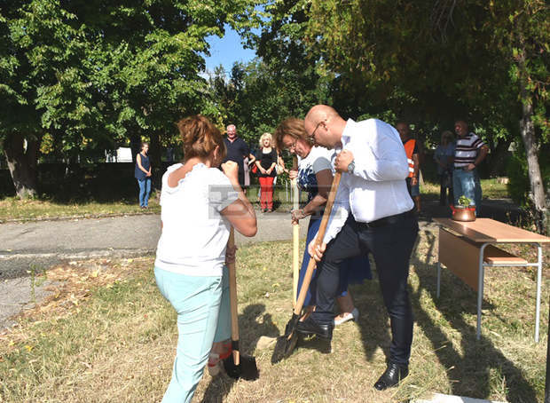 В Ловеч започна основен ремонт в Професионалната гимназия по механоелектротехника