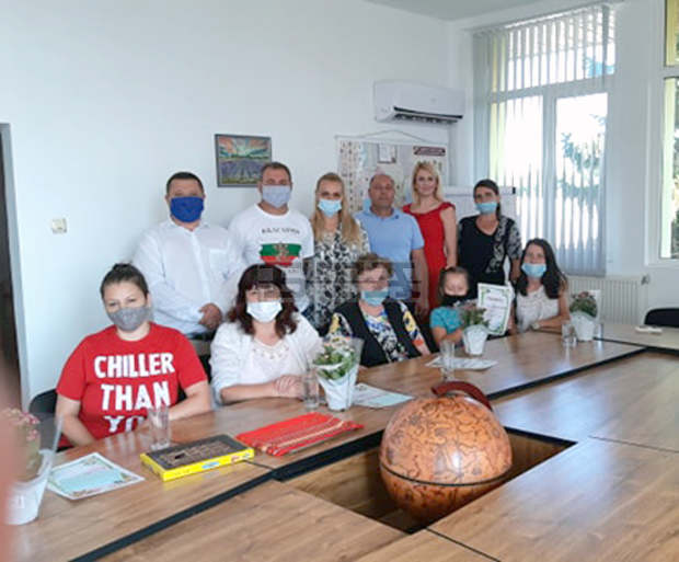 Наградиха победителите в конкурса за най-красиви и цветни градини в община Лозница